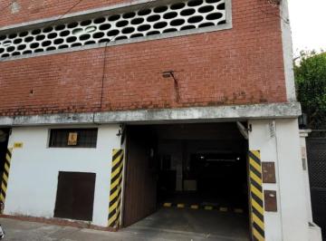 Garage , Vicente López · Cochera Cubierta 2° Piso en Excelente Zona Florida