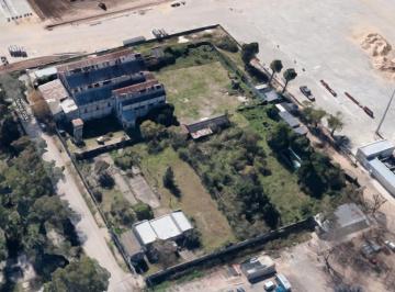 Depósito · 3340m² · Galpón Frente Al Puerto en Venta - 3340 m² - Berisso