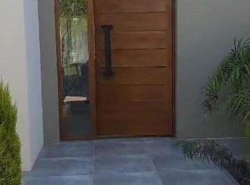 Casa · 170m² · 4 Ambientes · Casa Barrio Náutico El Cazal Lote 167