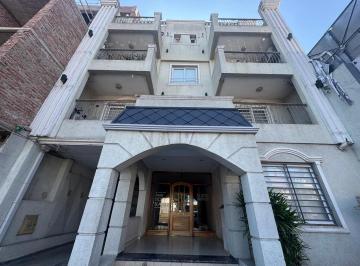 Departamento · 65m² · 3 Ambientes · 1 Cochera · Depto Tres Ambientes en Venta en Adrogue