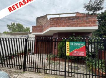 Casa · 77ha · 3 Ambientes · 1 Cochera · Casa en Longchamps