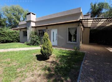 Casa · 80m² · 3 Ambientes · 2 Cocheras · Venta Casa 3 Amb con Pileta en Parque Exaltación, Exaltación de La Cruz