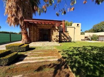 Casa · 612m² · 15 Ambientes · 2 Cocheras · Medrano 2882, Barrio Privado, El Remanso - Chacras de Coria