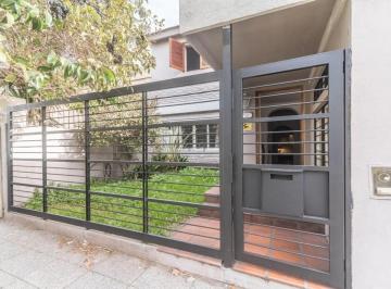 Casa · 290m² · 6 Ambientes · 1 Cochera · Villa Sarmiento Cinco Ambientes Gran Fondo Libre
