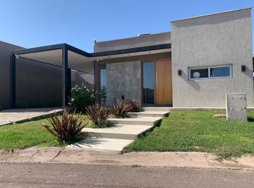 Casa de 5 ambientes, Maipú · Vende Hermosa Casa en Barrio Privado Las Retamas