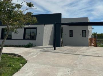Casa · 170m² · 5 Ambientes · 4 Cocheras · Venta Casa San Sebastian - Cuan Propiedades