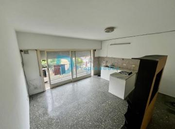 Departamento de 2 ambientes, General San Martín · Impecable Depto. Al Frente C/balcón.