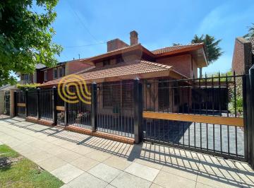 Casa de 2 ambientes, San Fernando · Casa en Victoria - Punta Chica - 4 Dorm - Jardín y Pileta -