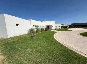 Casa de 5 ambientes, Escobar · Casa en Venta, Barrio Manuel Belgrano a Estrenar! Bajo El Precio