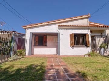 Casa · 54m² · 3 Ambientes · 1 Cochera · Venta Casa 2 Dorm. Portones. Carrasco Norte