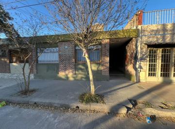 Departamento · 52m² · 2 Ambientes · Departamento en Pb Sin Expensas con Patio de 1 Dormitorio en Alto Gral Paz