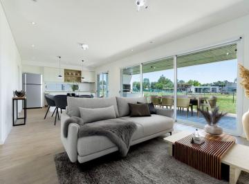 Casa · 163m² · 4 Ambientes · 3 Cocheras · Casa 4 Amb en Alquiler Santa Lucía con Jardín