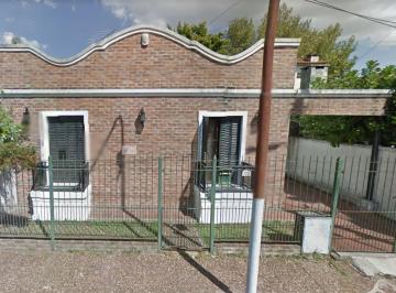 Casa · 93m² · 3 Ambientes · 2 Cocheras · Venta Casa 3 Amb San Antonio de Padua, Jardín