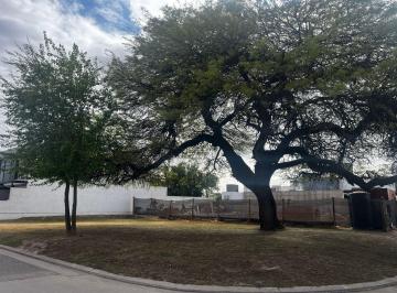 Terreno · 360m² · Lote en La Calandria