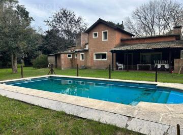 Casa · 300m² · 5 Ambientes · 2 Cocheras · Venta. Casa 5 Ambientes. 4000 m². El Bosque. Capilla del Señor. Exaltacion de La Cruz