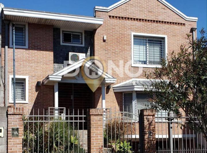 Casa · 250m² · 5 Ambientes
