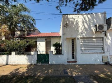 Casa · 124m² · 8 Ambientes · Casa en Barrio San Roque