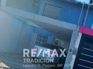Casa · 35m² · 5 Ambientes · 2 Cocheras · Dúplex en Venta. 2 Dorm.. La Liguria