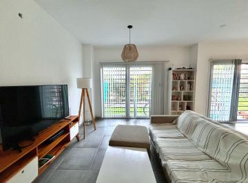 Casa · 85m² · 3 Ambientes · 2 Cocheras · Duplex Gorina, 2 Dorm., Cochera.