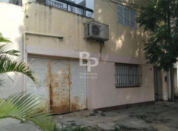 Casa · 137m² · 3 Ambientes · 2 Cocheras · Casa a Refaccionar en Candioti