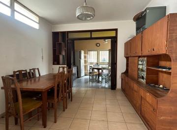 Casa · 115m² · 4 Ambientes · Casa a Pocas Cuadras de Bv Pellegrini