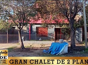 Casa de 7 ambientes, Florencio Varela · Florencio Varela Chalet 7 Amb de Dos Plantas Vende Sara Zapata Inmobiliaria