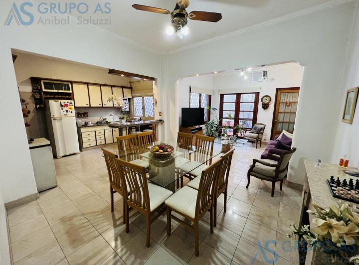 Casa · 225m² · 4 Ambientes · 1 Cochera