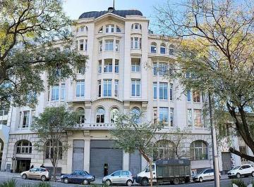 Oficina comercial · 1560m² · 10 Cocheras · Muy Buen Edificio, Reciclado Íntegramente en El Año 1970 Aprox. | Muy Buena Ubicación