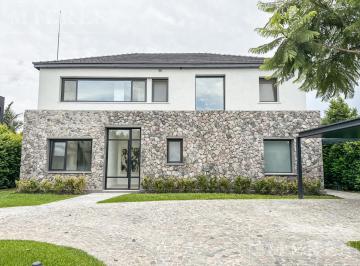 Casa · 310m² · 6 Ambientes · 2 Cocheras · Casa en Venta en Las Liebres