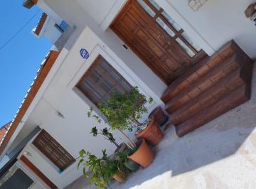 Casa de 8 ambientes, Córdoba · Casa Tres Dorm. Mas Departamento