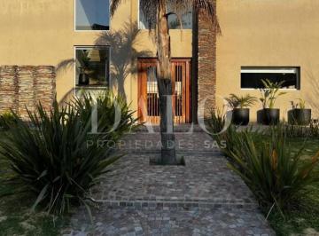 Casa · 245m² · 4 Ambientes · 2 Cocheras · Casa en Venta en Nordelta, Tigre, G. B. a. Zona Norte