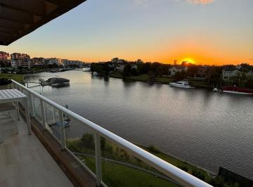 Departamento · 220m² · 3 Dormitorios · 2 Cocheras · Departamento Duplex en Venta en Acqua Río! Único! Financia.