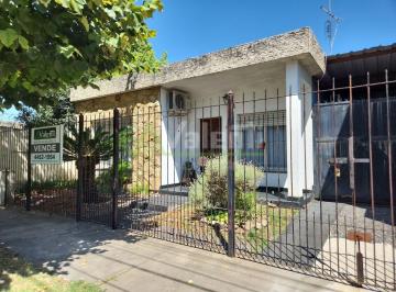 Casa de 3 ambientes, Hurlingham · Casa 3 Ambientes con Jardin y Garage Apta Credito Hipotecario, Barrio Luna, Hurlingham