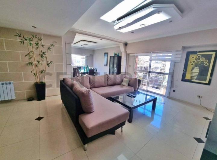 Departamento · 175m² · 5 Ambientes · 1 Cochera