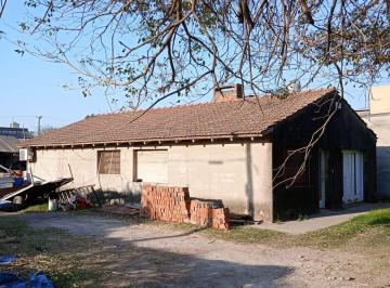 Casa de 3 ambientes, Santo Tomé · Venta Richieri y 4 de Enero. 2 Casas + Lote 1175 m²