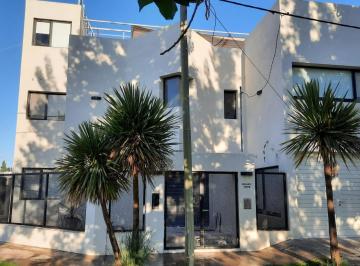 Casa · 143m² · 10 Ambientes · 1 Cochera · Casa en Venta Urbanización Bosch