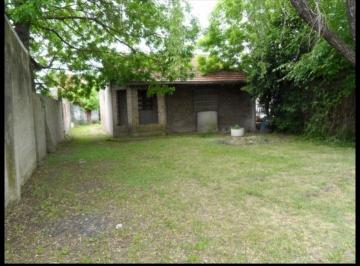Casa · 70m² · 4 Ambientes · Casa a Refaccionar en Venta - 2 Dorm. 2 Baños - 400 m² - Esteban Echeverría