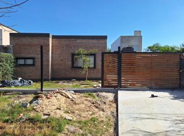 Casa · 360m² · 2 Ambientes · Casa en Venta