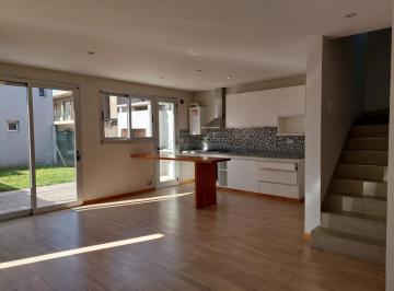 Departamento · 95m² · 5 Ambientes · 1 Cochera · Venta Duplex de Dos Dorm. con Patio y Parrilla Gonnet