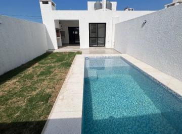 Casa · 100m² · 3 Ambientes · 1 Cochera · Vendo Duplex B Norte Villa Allende, 2 Dorm, Piscina
