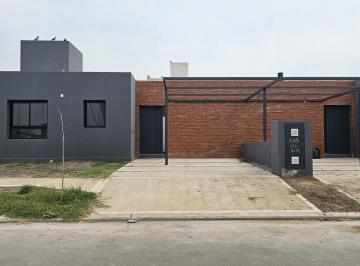 Casa · 60m² · 3 Ambientes · 2 Cocheras · Casa en Venta en Prados de Manantiales