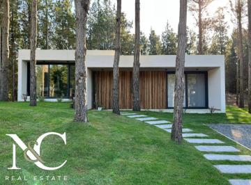Casa · 141m² · 4 Ambientes · Casa en Venta en Costa Esmeralda