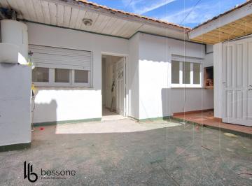 PH · 37m² · 2 Ambientes · PH en Parque Luro por Pasillo con Patio