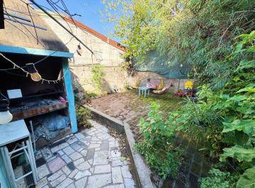 Casa · 55m² · 3 Ambientes · 2 Cocheras · Casa en Venta con Jardín Propio