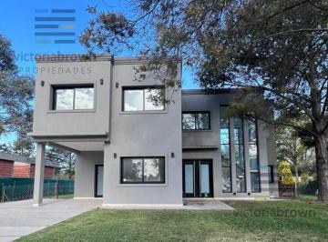 Casa · 230m² · 4 Dormitorios · 2 Cocheras · Propiedad a Estrenar en Terralagos