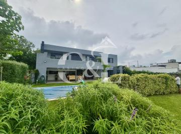Casa de 5 ambientes, Malagueño · Importante Propiedad de 3 Dor y Piscina B° Cerrado Tejas 4. Malagueño