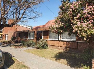 Frente · Vendo Casa 3 Dormtorios - Residencial Velez Sarsfield