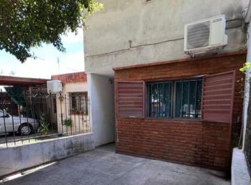 Casa · 101m² · 4 Ambientes · 1 Cochera · Se Vende Casa en Residencial Vélez Sarsfield