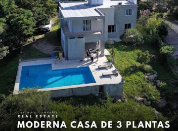 Casa · 320m² · 6 Ambientes · 1 Cochera · Venta Casa de 3 Dorm. Pileta Hidromasaje en Semi Privado Lago Azul - Villa Santa Cruz del Lago