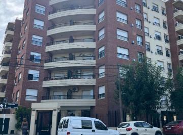 Departamento · 61m² · 3 Ambientes · Impecable 3 Ambientes a La Calle con Balcon - Chauvin